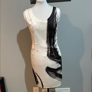 Elegant Black and White Sheath Dress Size